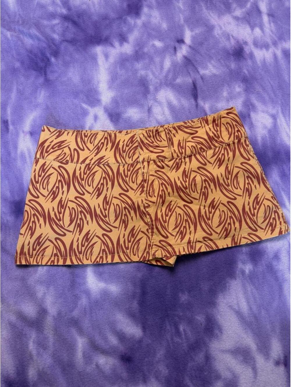 I.AM.GIA tribal swirl pattern mini skort beige and red